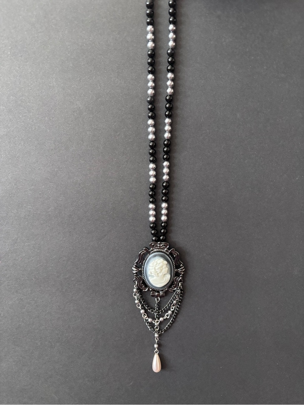 Vintage-Inspired Black & Silver Faux Pearl  Cameo Pendant Necklace